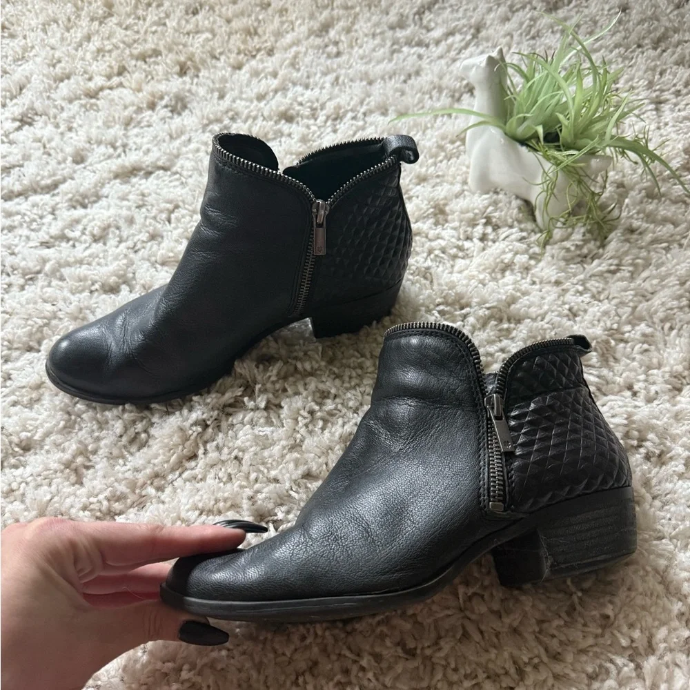 Black Ankle Boots with Textured Side Panel and Chunky Heel